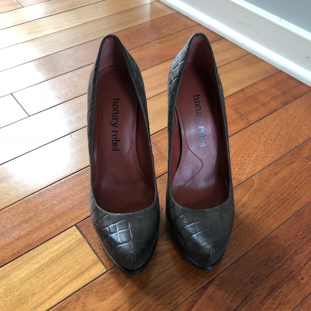 Luxury Rebel *BRAND NEW* Safari Pumps - Tan/Brown